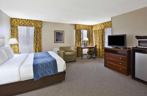 Grand Blanc Hotel | Quality Inn