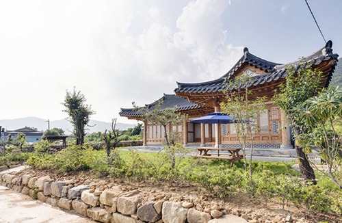 Nagan-myeon Hotel | MyeongGa Hanok Pension