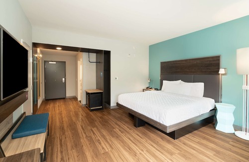 Knoxville Hotel | Tru by Hilton Knoxville North I75