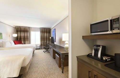 South Hills Hotel | Hilton Garden Inn Pittsburgh Airport South-Robinson Mall