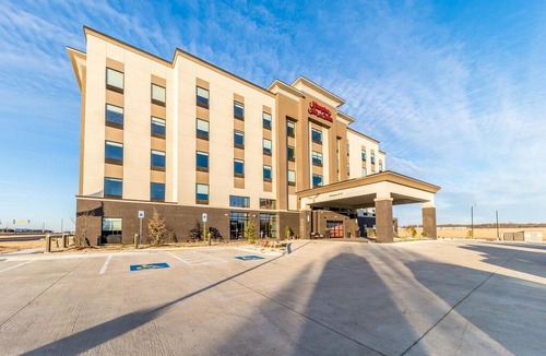 Lusta Hotel | Hampton Inn & Suites Pryor