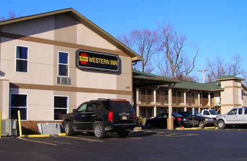 Caseyville Hotel | First Western Inn Caseyville