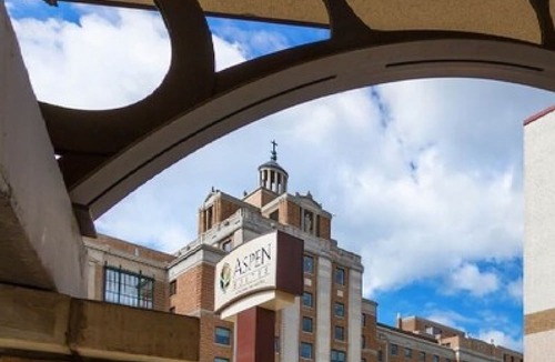 Kutzky Park Hotel | Aspen Suites - Rochester