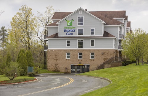 White River Junction Hotel | Holiday Inn Express Hotel & Suites White River Junction, an Ihg Hotel
