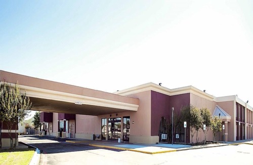 Greenville Hotel | Express Inn & Suites