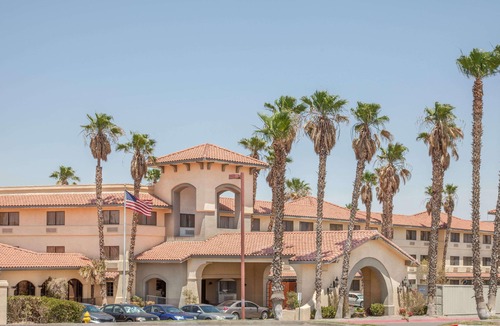 Barstow Hotel | Ramada by Wyndham Barstow