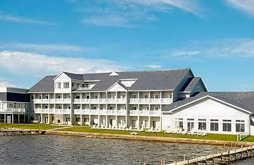 Houghton Lake Hotel | Lakeside Resort & Conference Center