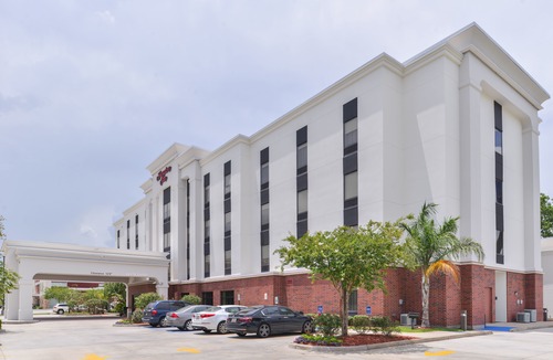 Gonzales Hotel | Hampton Inn Gonzales