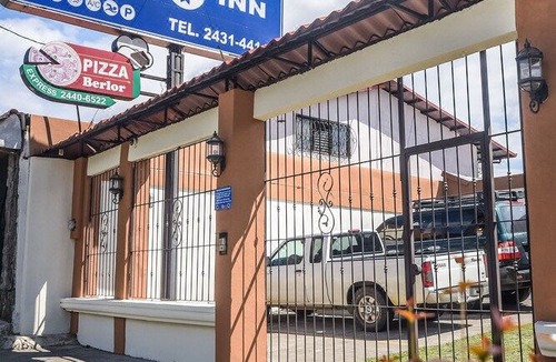 Cacique Hotel | Berlor Airport Inn