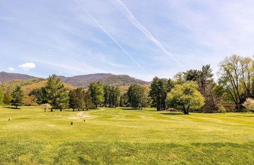 Waynesville Hotel | Waynesville Inn & Golf Club, Trademark Collection by Wyndham
