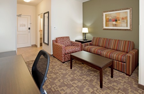 Topeka Hotel | Holiday Inn Express Topeka North, an Ihg Hotel
