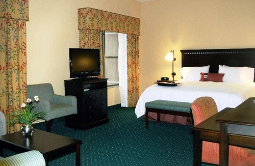 Seal Beach Hotel | Hampton Inn & Suites Seal Beach