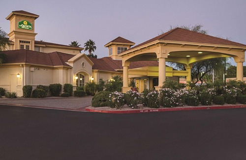 Central Scottsdale Hotel | La Quinta by Wyndham Phoenix Scottsdale