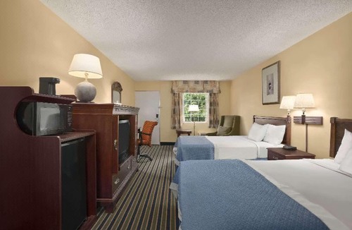 Alexandria West Hotel | Days Inn by Wyndham Alexandria