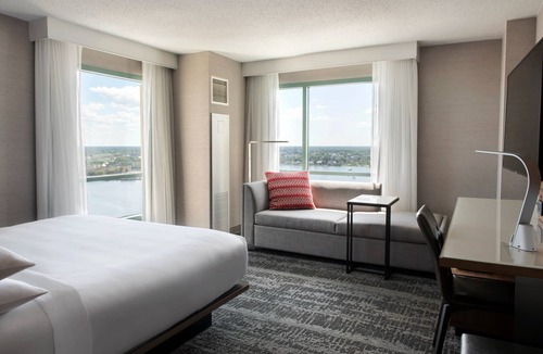 Downtown Hotel | Norfolk Waterside Marriott