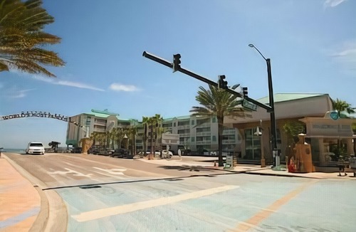 Davis Hotel | Boardwalk Inn and Suites