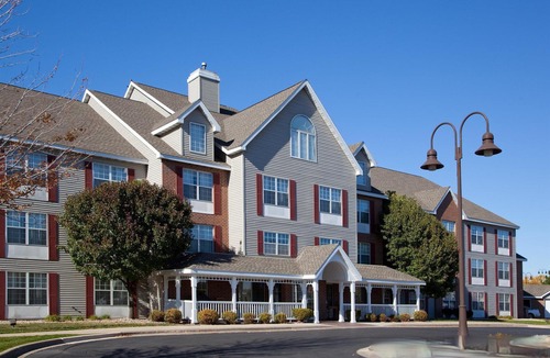 Monona Hotel | Country Inn & Suites by Radisson, Madison, WI