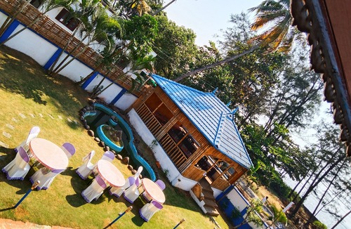 Kuzhuppilly Hotel | Mare Blu Resort