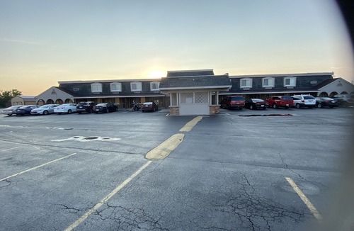 Marion Hotel | Americas Best Value Inn Marion, Oh