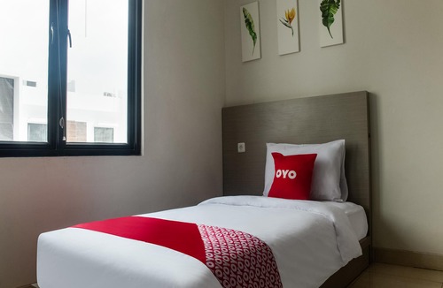 Karawang Hotel | OYO 3251 D'daun Inn