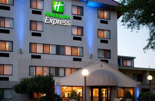 Piety Corner Hotel | Holiday Inn Express Boston-Waltham, an Ihg Hotel
