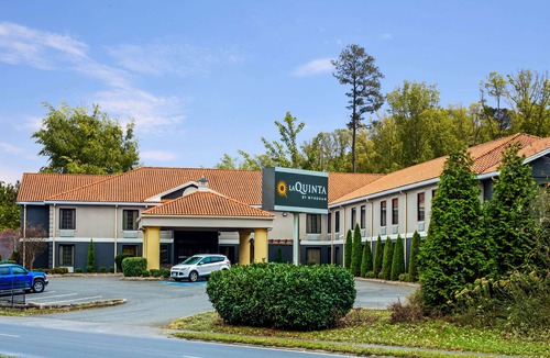 Radford Hotel | La Quinta Inn by Wyndham Radford