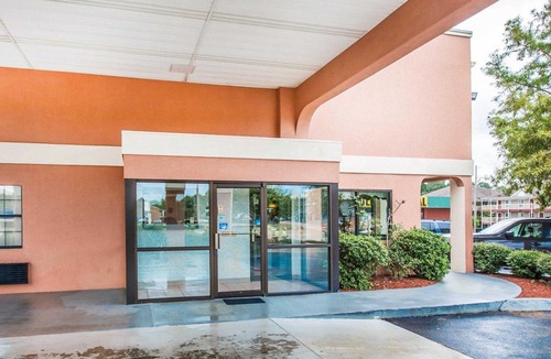 Dothan Hotel | Econo Lodge Dothan