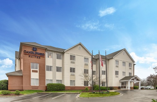 Arrowood Hotel | Candlewood Suites - Charlotte - Arrowood
