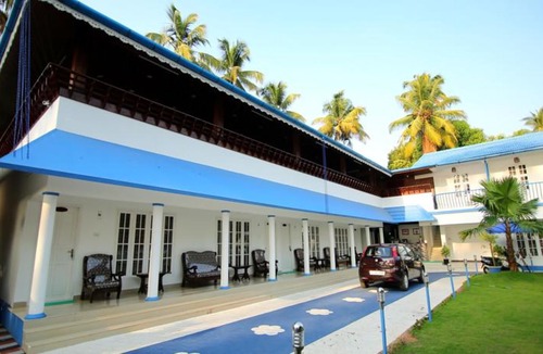 Kuzhuppilly Hotel | Mare Blu Resort