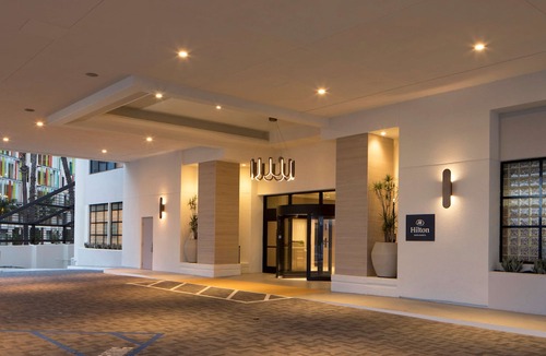 Downtown Hotel | Hilton Santa Monica Hotel & Suites