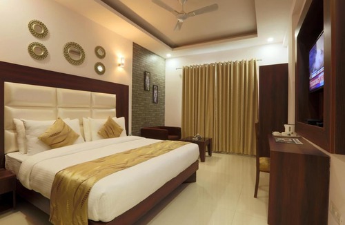 Mahipalpur Hotel | Hotel Arch -Stunning Double Room Near Aerocity New Delhi
