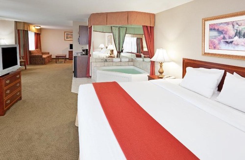Reno Hotel | Holiday Inn Express Hotel & Suites Franklin-Oil City, an Ihg Hotel