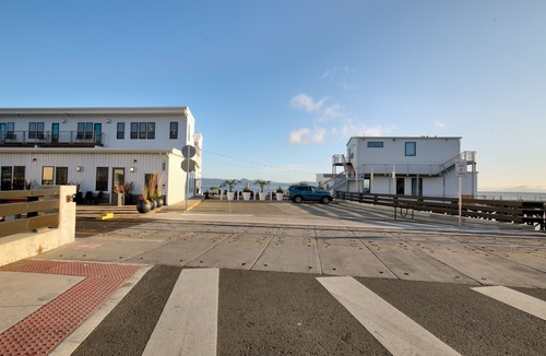 Astoria Hotel | Bowline Hotel
