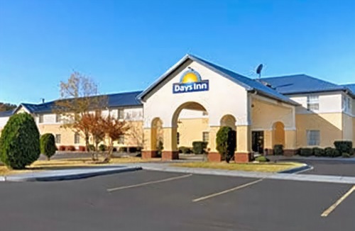 Lincoln Hotel | Days Inn by Wyndham Lincoln