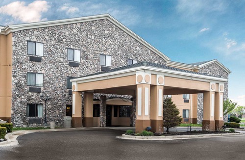 Monroe Hotel | Econo Lodge Inn & Suites Monroe