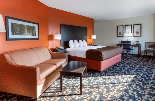Weston Hotel | AmericInn by Wyndham Wausau