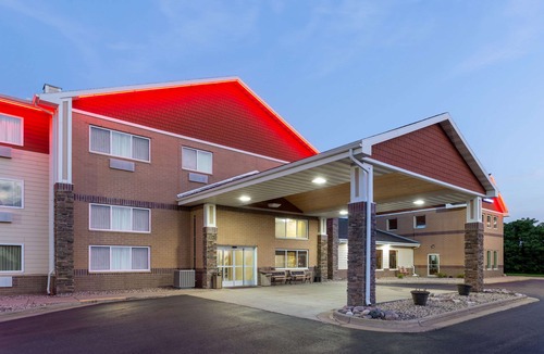 Weston Hotel | AmericInn by Wyndham Wausau