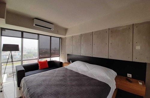 Jatinegara Hotel | Cozy the H Residence by Bonzela Property