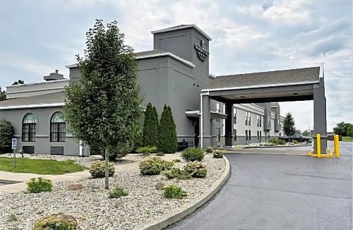Greenfield Hotel | Country Inn & Suites by Radisson, Greenfield, IN