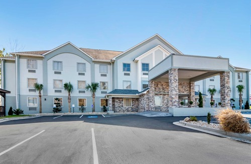 Macon Hotel | Comfort Inn & Suites Macon North I-75