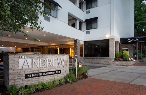 Great Neck Plaza Hotel | The Andrew Hotel