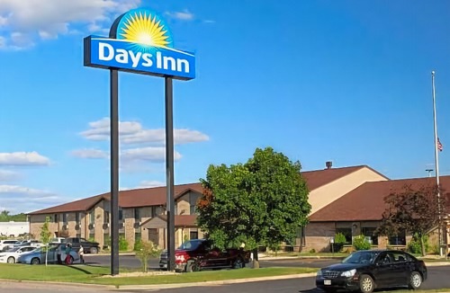 Black River Falls Hotel | Days Inn by Wyndham Black River Falls I-94 on Atv Trail