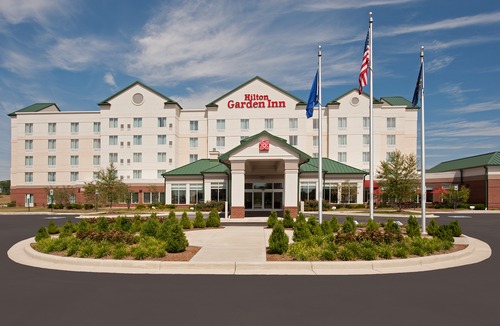 West Newton Hotel | Hilton Garden Inn Indianapolis Airport