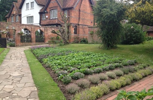 Hurley Hotel | The Olde Bell
