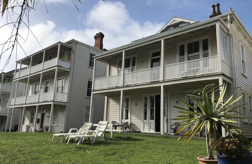 Newton Hotel | Verandahs Parkside Lodge