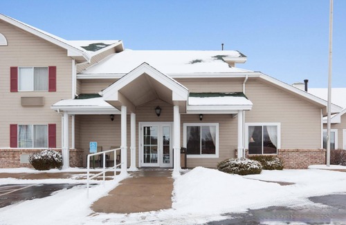 Northfield Hotel | Country Inn & Suites by Radisson, Northfield, MN