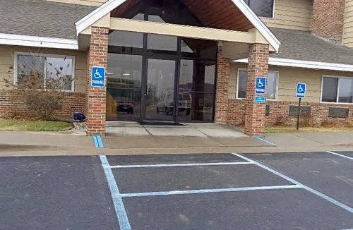 Oakdale Hotel | AmericInn by Wyndham Coralville