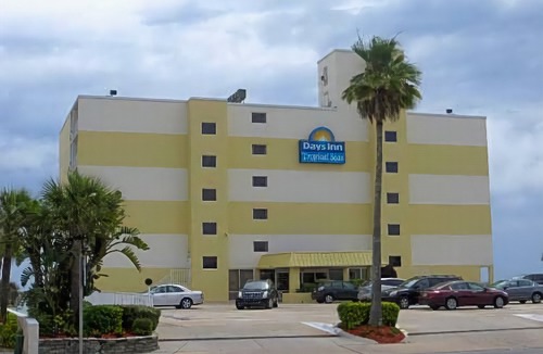Van Valzah Hotel | Days Inn by Wyndham Daytona Oceanfront