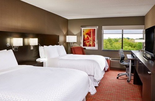 Brown Deer Hotel | Four Points by Sheraton Milwaukee North Shore