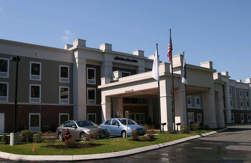 Lenox Hotel | Hampton Inn & Suites Berkshires-Lenox